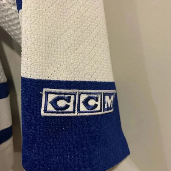 90’s Toronto Maple Leafs CCM NHL Hockey Jersey - Picture 6 of 11